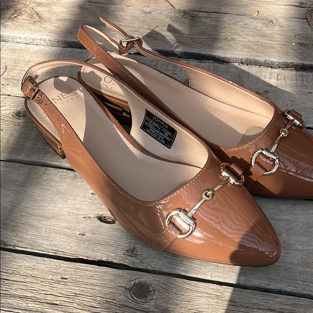 Jones New York Women's Tan Slingback Flats